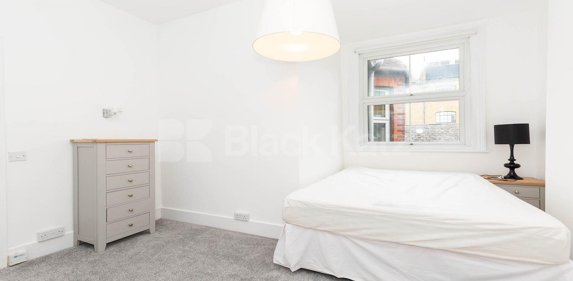 Central camden location 3 double bedrooms plus lounge mins to tube snd shops College Place, Camden